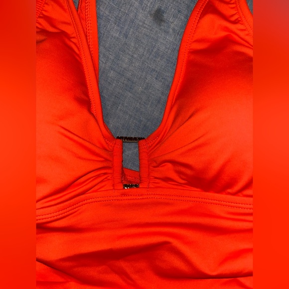 Lauren Ralph Lauren
Ring Over the Shoulder One Piece Swimsuit size 6 NWOT - Picture 3 of 7